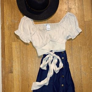 NWT Open Tie Back Puff Sleeve Crop Tee